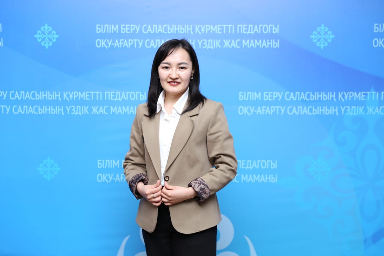 Мектебіміздің ұстазы Гүлдана Сейдахметова Астана қаласында өткен "Білім беру сапасының құрметті педагогы" атты республикалық байқауының жеңімпазы атан