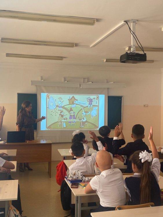 Примите сердечные поздравления с праздником – Днем языков народа Казахстана!  Язык – особое средство, сближающее человека с человеком, народ с народом