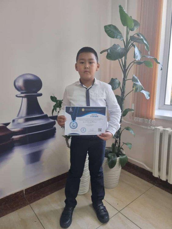 Қазақстан Республикасының Оқу-ағарту министрлігінің 2011 жылғы 7 желтоқсандағы №514 бұйрығына сүйене отырып, "Mahataev.kz" -Мұқағали әлемі білім порта