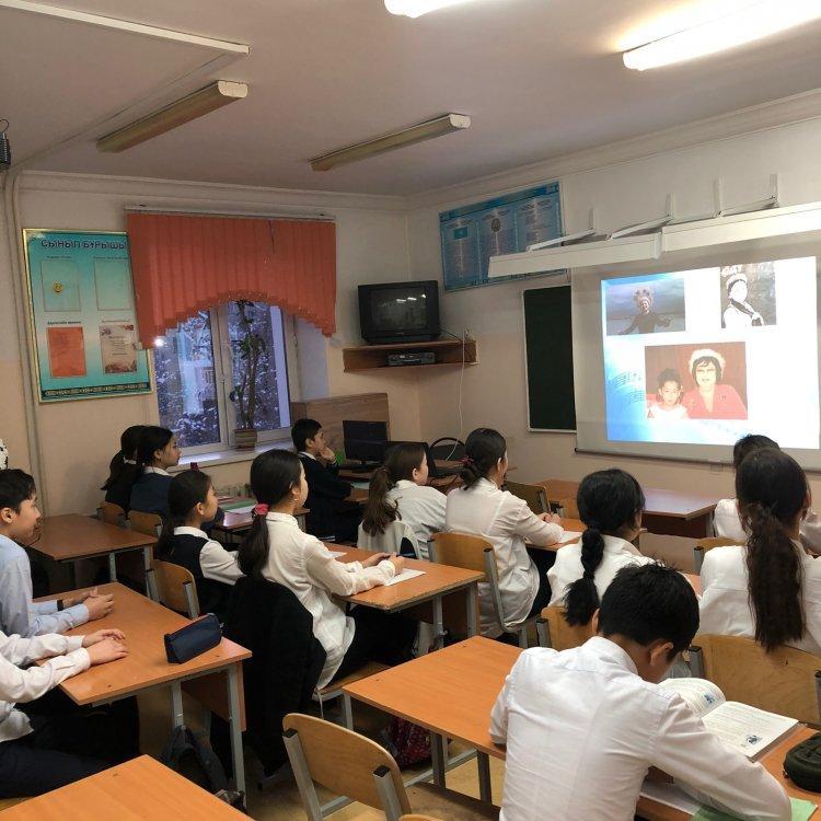 Мектебімізде аты аңызға айналған Роза Бағланована апамыздың 100 жылдығына байланысты  сынып сағаттары өткізілді.