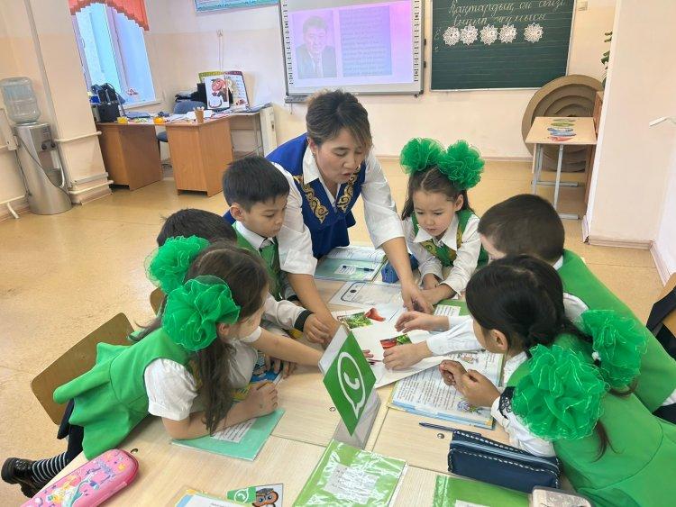 Бастауыш сыныптардың айлығында 1 “А” сыныбында "Дауысты және дауыссыз дыбыстар” тақырыбында өткен шебер сабақ.