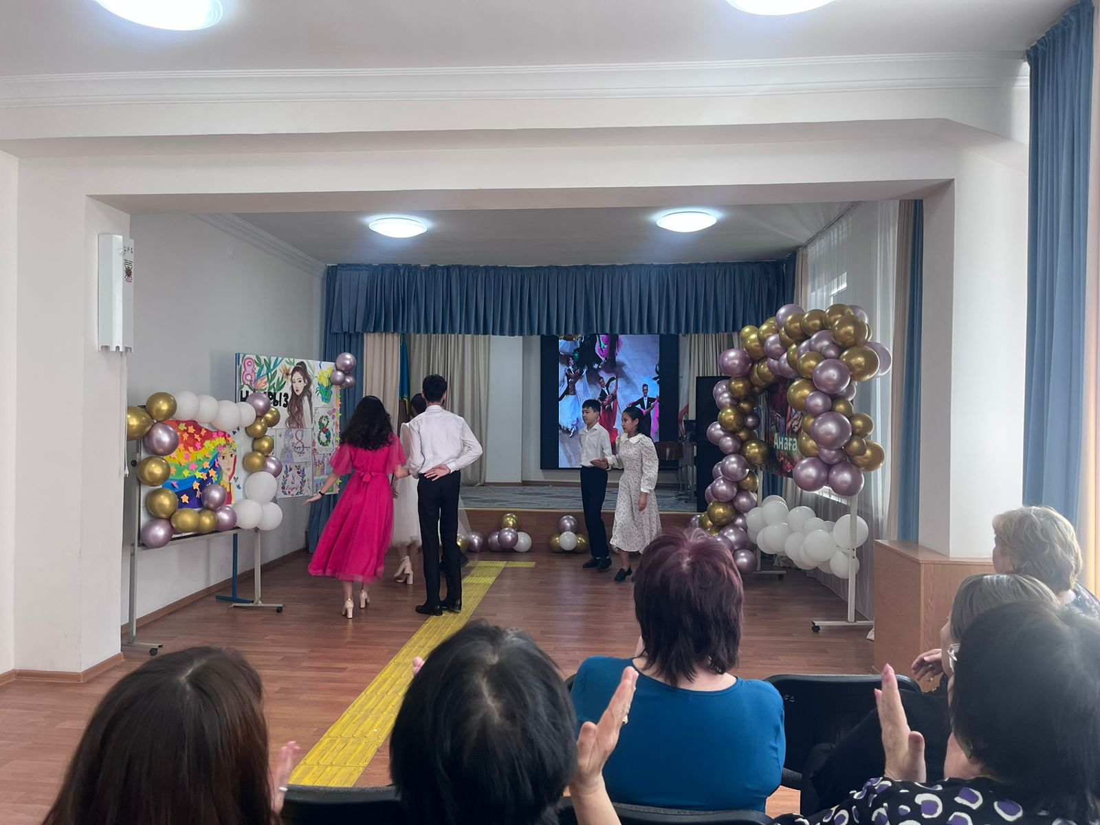 Мектебіміздің 9 - сынып оқушылары 8 наурыз Халықаралық әйелдер күніне орай “Ата - анаға құрмет” атты мерекелік концерт өткізді.