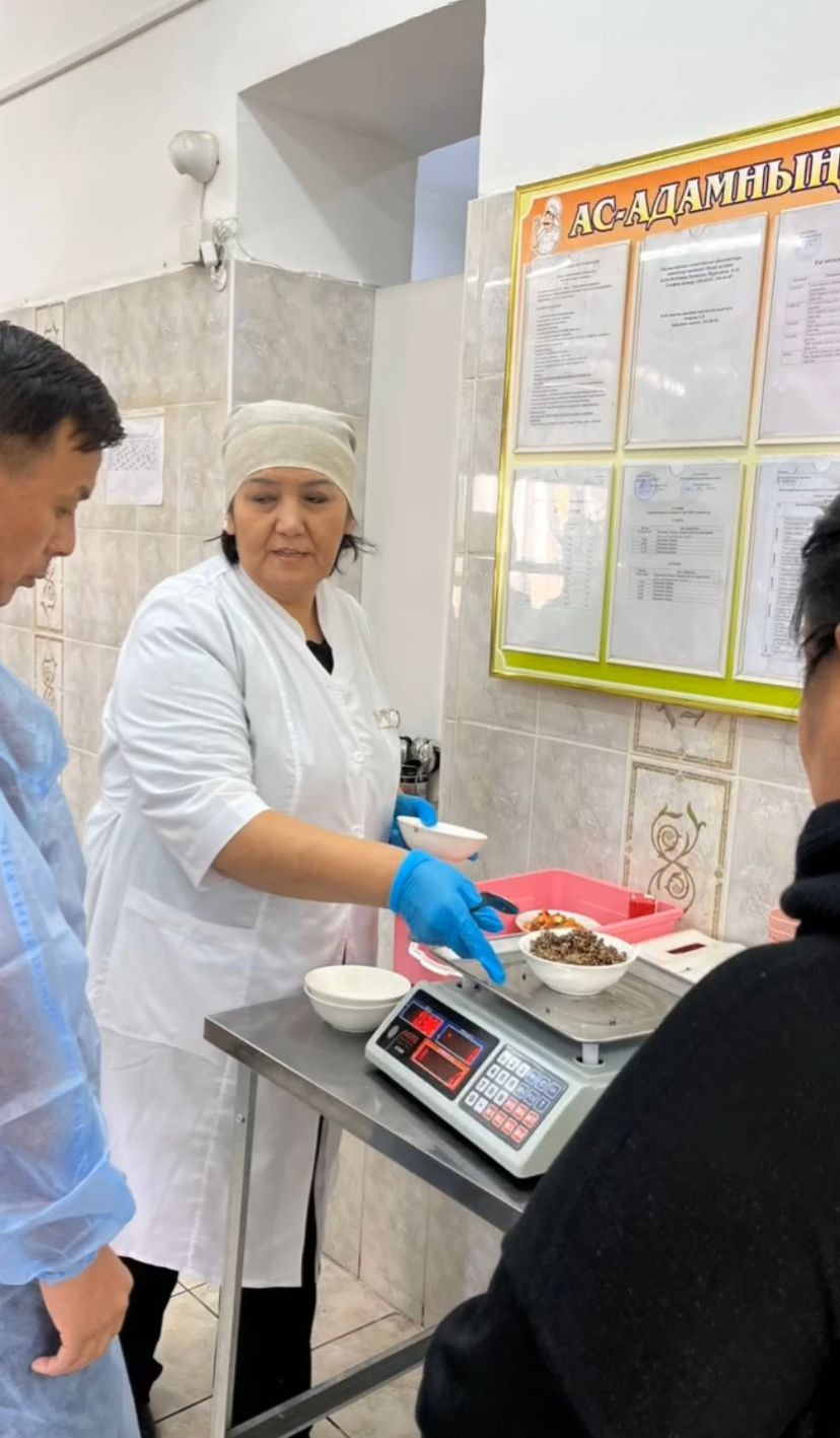 163 мектеп-лицей асханасының жұмыстарына, тағам сапаларына тексеріс жүргізілді.