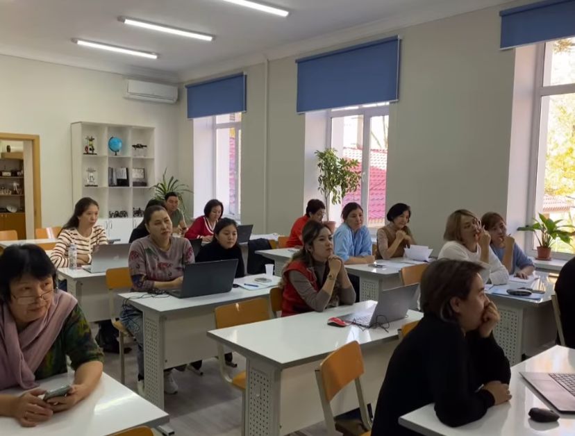 "Жасанды интеллект әлемі" атты мұғалімдерге арналған семинар өткізілді